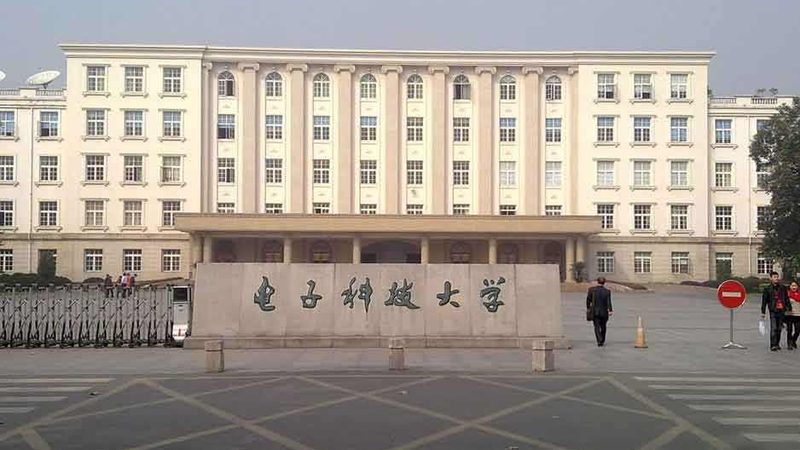矩形连接器维修规范标准：保障连接稳定性的关键**